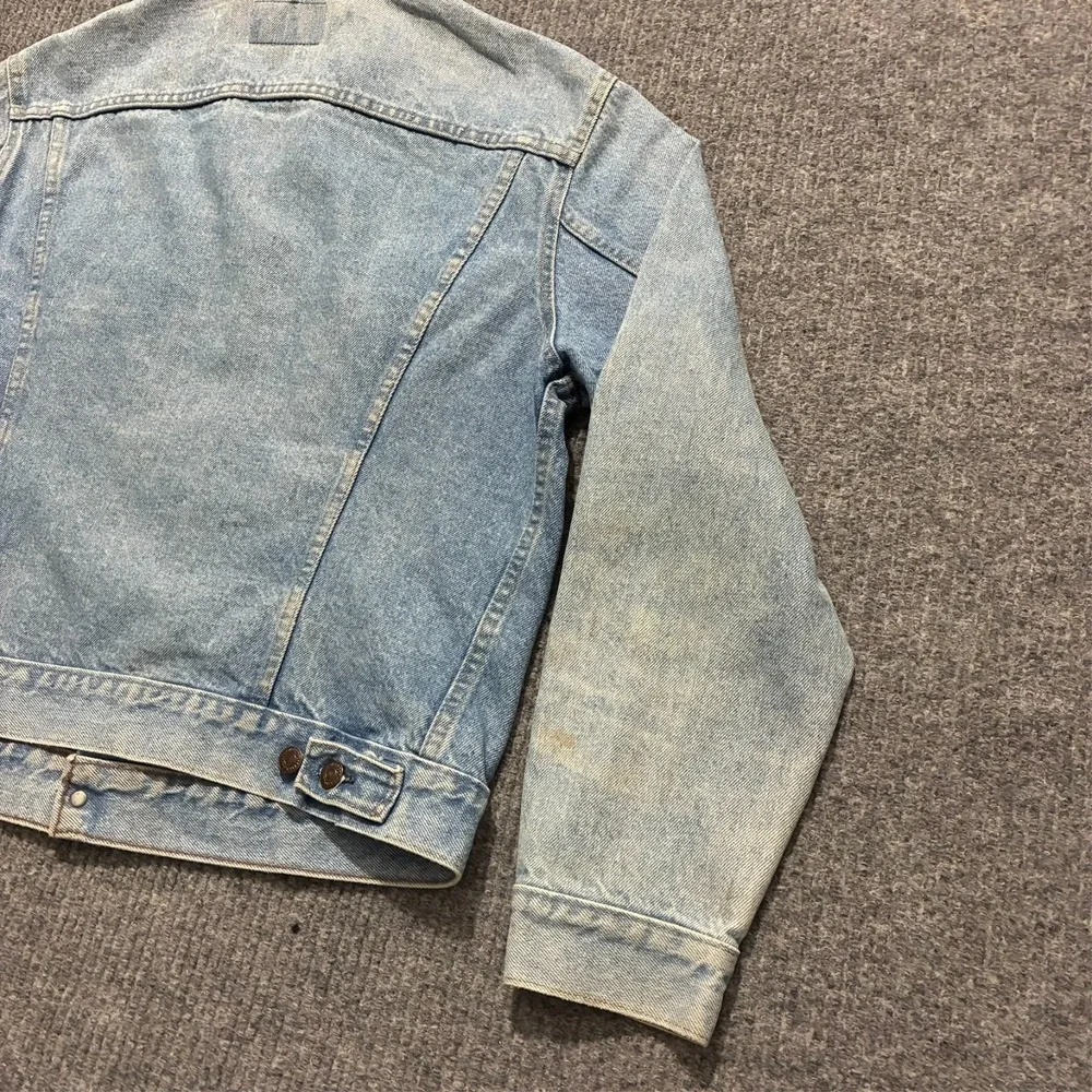 Vintage‎ Levis Mens Denim Trucker Jacket Size 44 Button Front USA Leather Patch